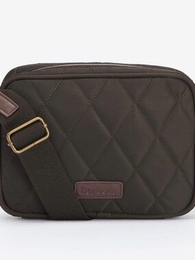 *NWT* Barbour Quilted Crossbody